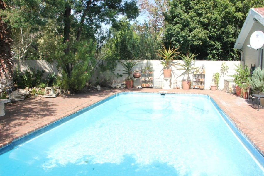 To Let 3 Bedroom Property for Rent in Golden Acre Western Cape